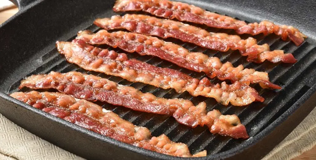 Keto Snack On The Go - Best Low Carb Munchies for Eating Between Meals 2 perferct bacon strips