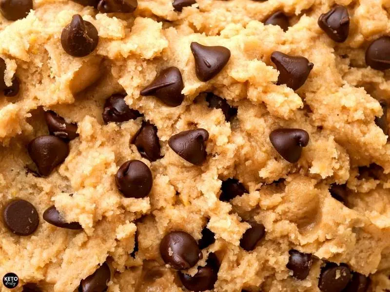 low carb chocolate chip cookies dough keto