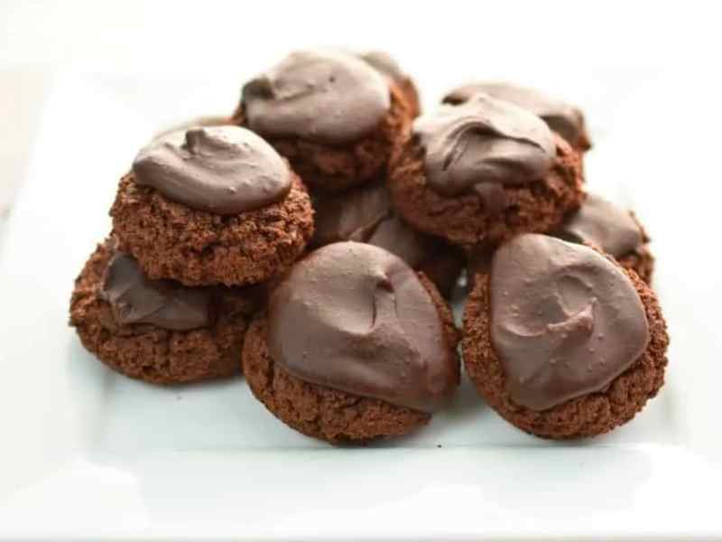 keto cream cheese chocolate cookie recipe - 25+ Low Carb Desserts - Sweet Recipes for the Keto Diet
