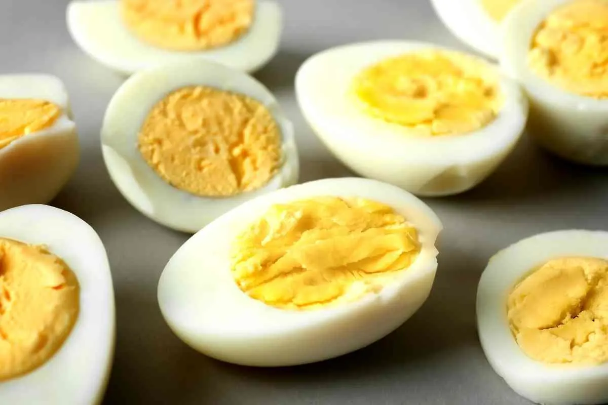 Microwave Hard Boiled Eggs in 5 Easy Steps! 9 easy hard boiled eggs in the microwave tips