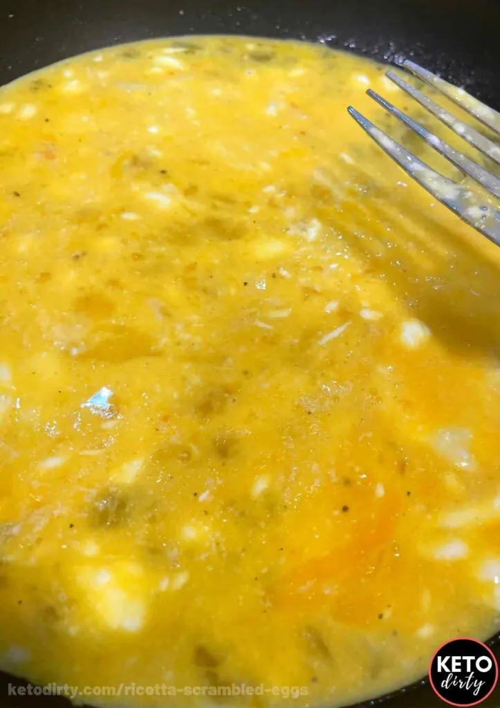 Ricotta Scrambled Eggs - Keto 3 Net Carb Breakfast Recipe 4 scrambled eggs ricotta